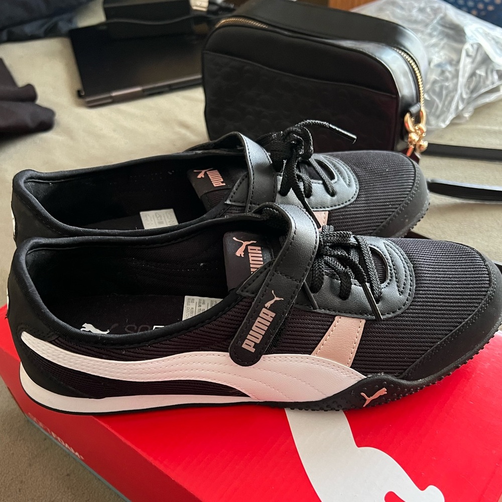 SUPER CUTE- Like new (worn once) Bella V Puma size 10